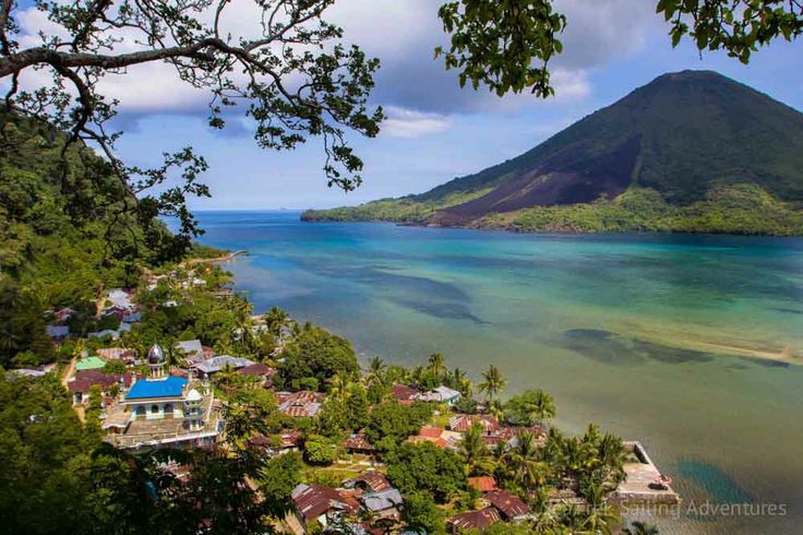 Pulau Banda Maluku Sailing